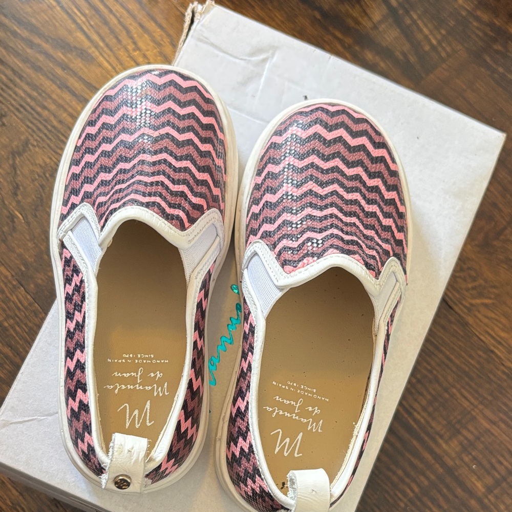 Manuela De Juan Kids Chevron Slip-On Sneakers. Size 25/8.5-9